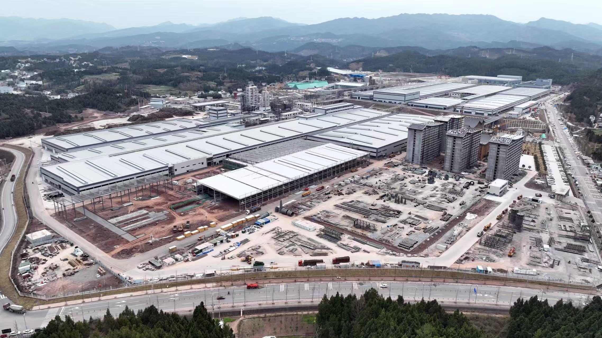 四川省委副书记、省长施小琳视察四川鲁丽木业